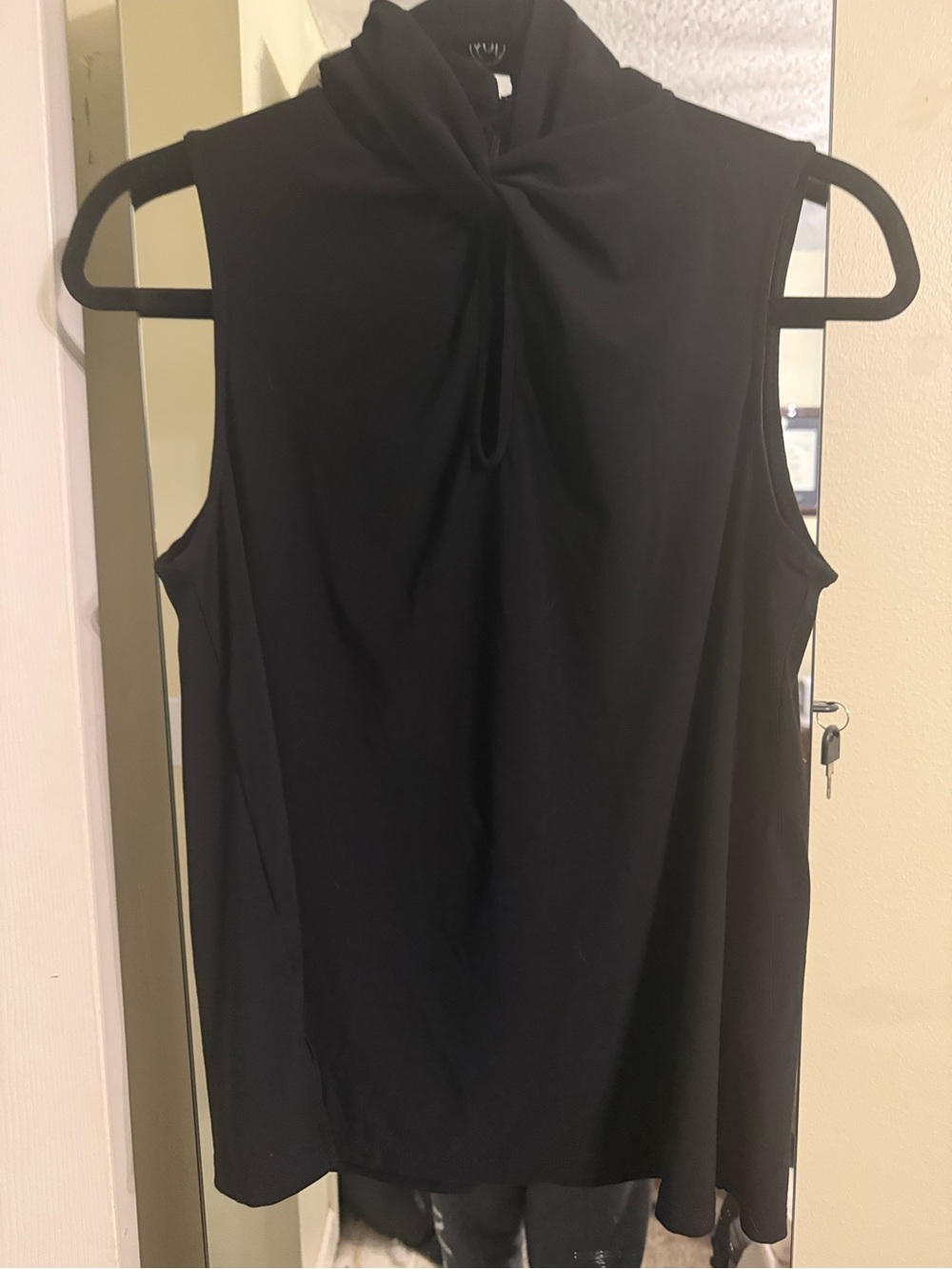 MICHAEL Michael Kors Black Sleeveless Twist-Neck Keyhole Blouse